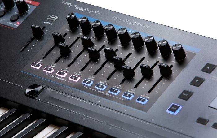 K2700 16 fader 700x446