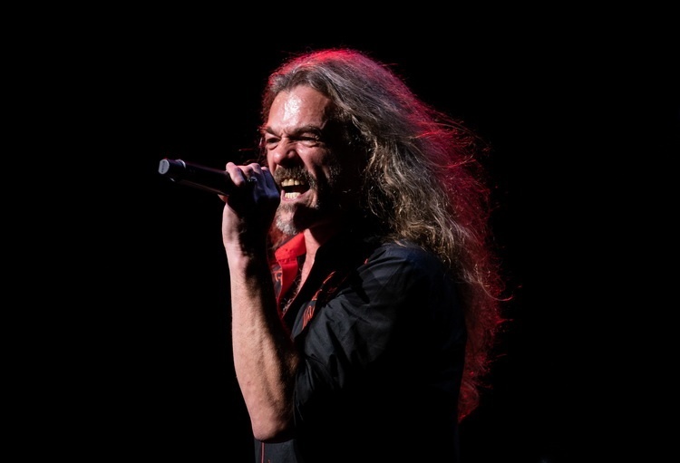 queen rock and symphony live 05 750x