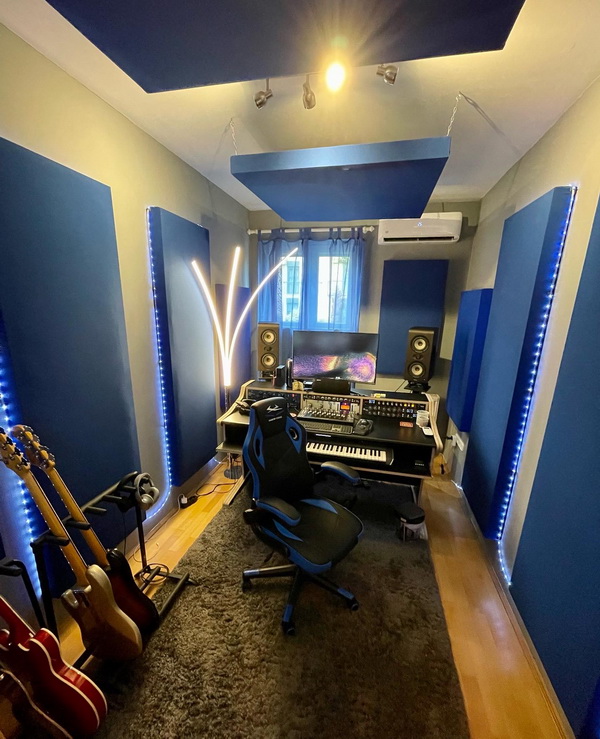 studio 600x
