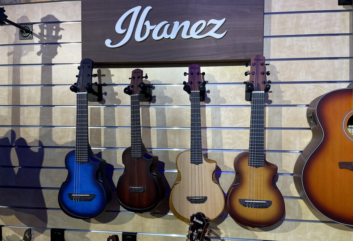 Ibanez AU Series 1200x