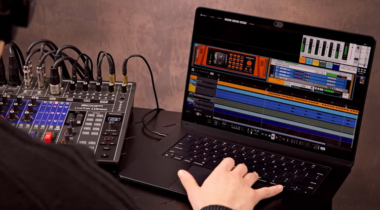 Zoom LiveTrak L12next interface 750x