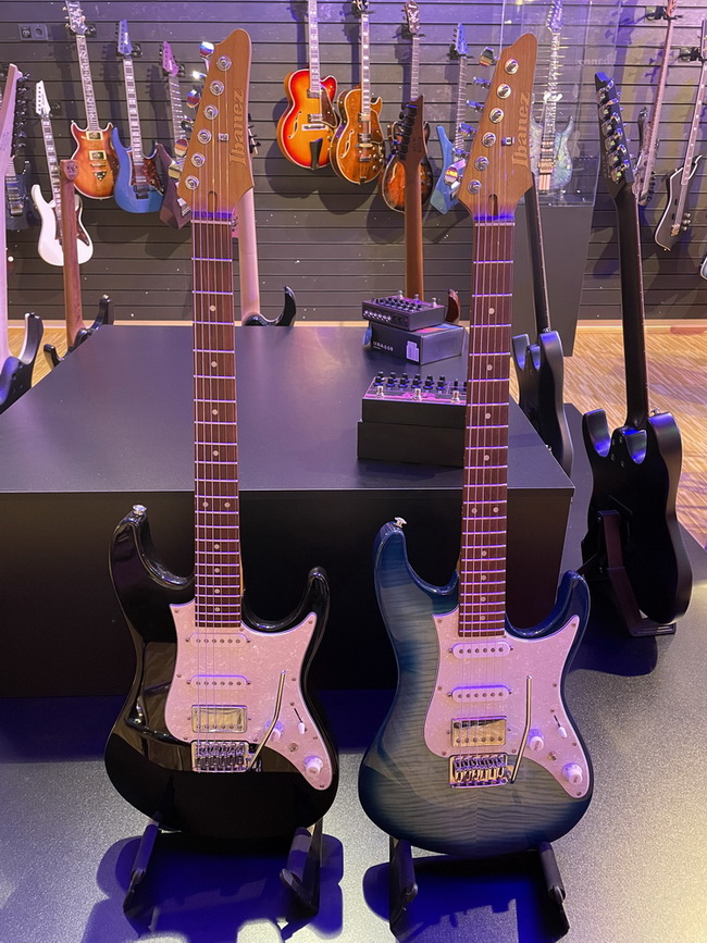 Ibanez AZStandard 650x
