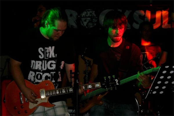 rocksuli1-small.jpg