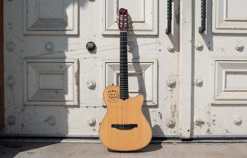 Megjelent az új Godin Multiac Nylon Deluxe gitár