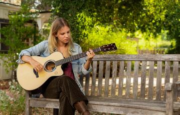 Bemutatjuk a Yamaha TransAcoustic TAS3 C gitárt