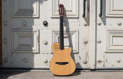 Megjelent az új Godin Multiac Nylon Deluxe gitár